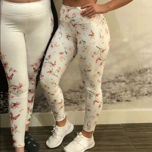 NWT Fabletics High Waisted Lily Vine 7/8 Leggings